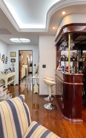 Casa à venda com 165m², 3 quartos e 4 vagas Casa à venda com 165m², 3 quartos e 4 vagasSala