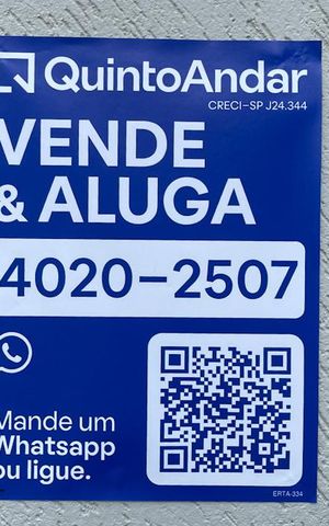 Casa à venda com 165m², 3 quartos e 4 vagas Casa à venda com 165m², 3 quartos e 4 vagasFachada