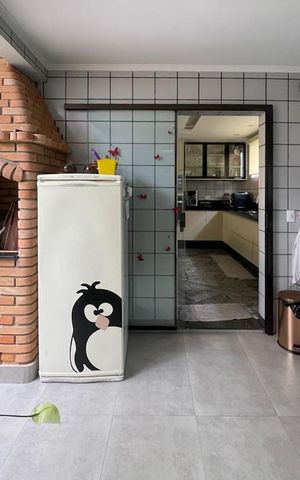 Casa à venda com 165m², 3 quartos e 4 vagas Casa à venda com 165m², 3 quartos e 4 vagasÁrea de Serviço