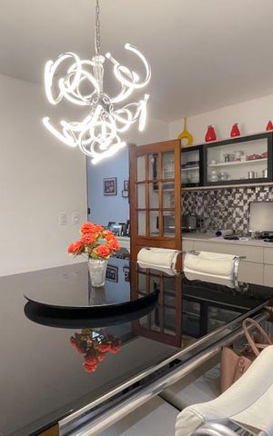 Casa à venda com 165m², 3 quartos e 4 vagas Casa à venda com 165m², 3 quartos e 4 vagasCopa