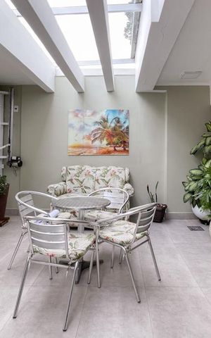 Casa à venda com 165m², 3 quartos e 4 vagas Casa à venda com 165m², 3 quartos e 4 vagasGaragem