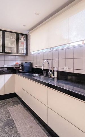 Casa à venda com 165m², 3 quartos e 4 vagas Casa à venda com 165m², 3 quartos e 4 vagasCozinha
