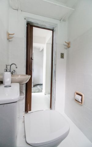 Casa para alugar com 50m², 1 quarto e sem vaga Casa para alugar com 50m², 1 quarto e sem vagaBanheiro