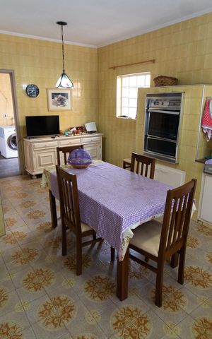 Casa à venda com 450m², 5 quartos e 4 vagasCozinha