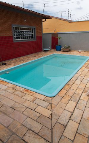 Casa à venda com 450m², 5 quartos e 4 vagasÁrea externa