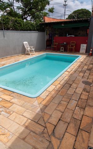 Casa à venda com 450m², 5 quartos e 4 vagasÁrea externa
