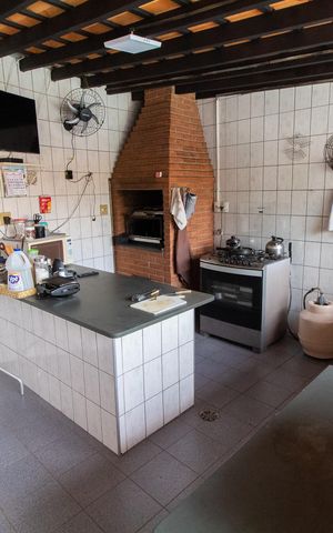 Casa à venda com 450m², 5 quartos e 4 vagasÁrea externa