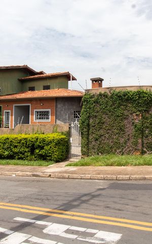 Casa à venda com 450m², 5 quartos e 4 vagasFachada