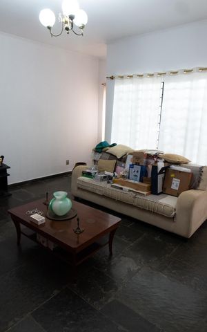 Casa à venda com 450m², 5 quartos e 4 vagasSala