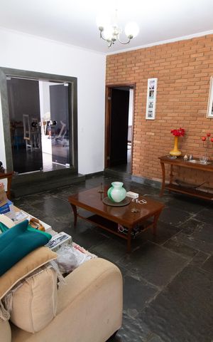 Casa à venda com 450m², 5 quartos e 4 vagasSala