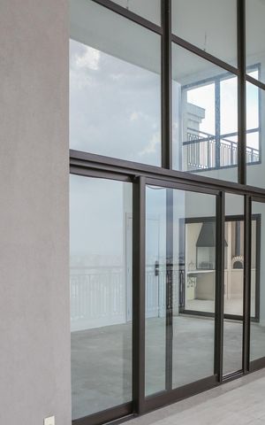 Apartamento à venda com 312m², 3 quartos e 4 vagas Apartamento à venda com 312m², 3 quartos e 4 vagasVaranda da Sala