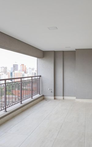 Apartamento à venda com 312m², 3 quartos e 4 vagas Apartamento à venda com 312m², 3 quartos e 4 vagasVaranda da Sala