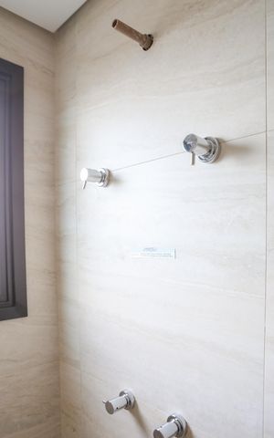 Apartamento à venda com 312m², 3 quartos e 4 vagas Apartamento à venda com 312m², 3 quartos e 4 vagasBanheiro da Suíte