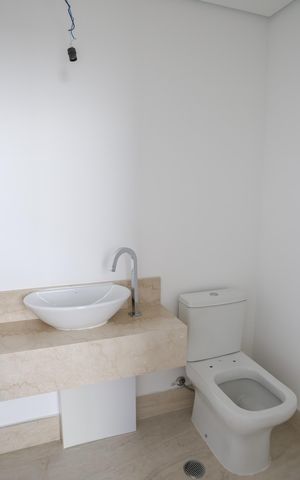 Apartamento à venda com 312m², 3 quartos e 4 vagas Apartamento à venda com 312m², 3 quartos e 4 vagasBanheiro