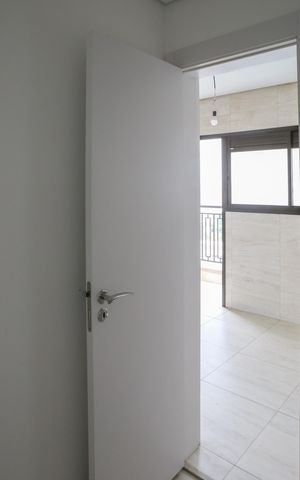 Apartamento à venda com 312m², 3 quartos e 4 vagas Apartamento à venda com 312m², 3 quartos e 4 vagasQuarto de Serviço