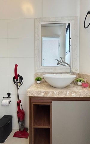 Apartamento à venda com 100m², 2 quartos e 1 vaga Apartamento à venda com 100m², 2 quartos e 1 vagaCobertura - Banheiro