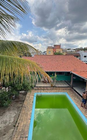 Casa à venda com 528m², 5 quartos e 5 vagasÁrea comum - Piscina