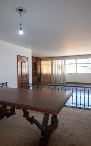 Apartamento à venda com 241m², 4 quartos e 1 vaga Apartamento à venda com 241m², 4 quartos e 1 vagaSala