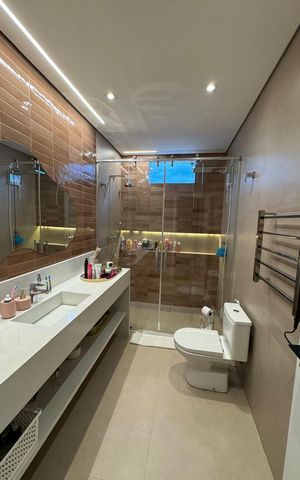 Casa à venda com 410m², 4 quartos e 3 vagas Casa à venda com 410m², 4 quartos e 3 vagasBanheiro