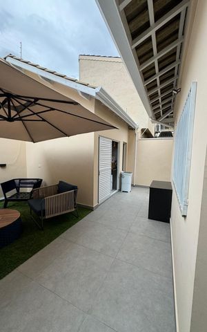 Casa à venda com 410m², 4 quartos e 3 vagas Casa à venda com 410m², 4 quartos e 3 vagasQuintal