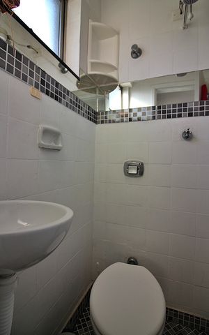 Apartamento à venda com 77m², 2 quartos e 1 vagaBanheiro de serviço