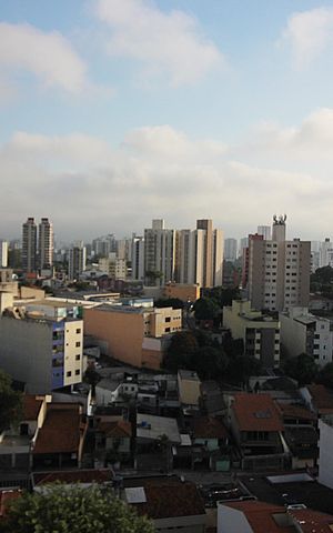 Apartamento à venda com 77m², 2 quartos e 1 vagaÁrea de Serviço Vista