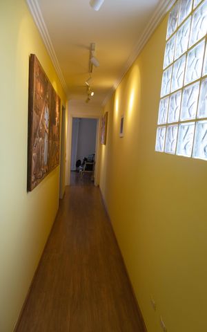 Casa à venda com 350m², 3 quartos e 3 vagasCorredor para os Quartos