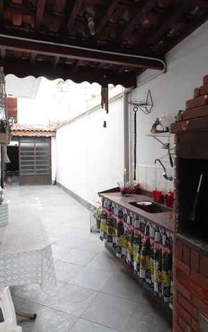 Casa à venda com 250m², 4 quartos e 2 vagasChurrasqueira