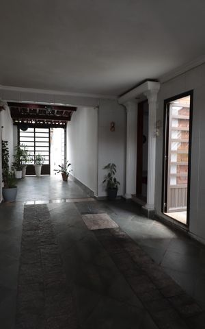 Casa à venda com 250m², 4 quartos e 2 vagasGaragem