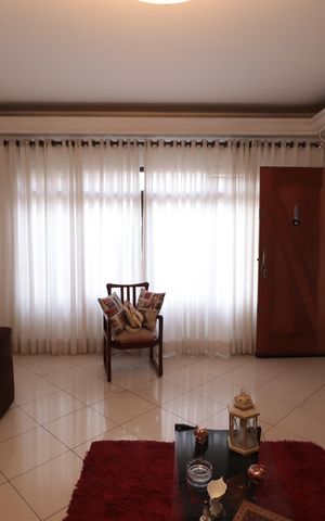 Casa à venda com 250m², 4 quartos e 2 vagasSala