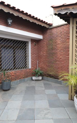 Casa à venda com 250m², 4 quartos e 2 vagasEntrada