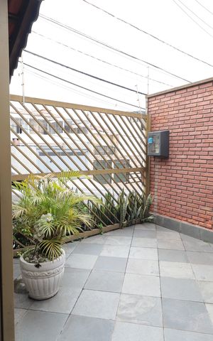 Casa à venda com 250m², 4 quartos e 2 vagasEntrada
