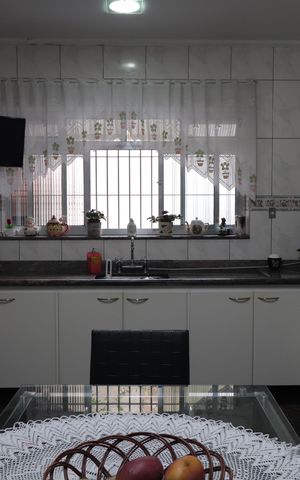 Casa à venda com 250m², 4 quartos e 2 vagasCozinha