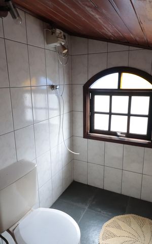Casa à venda com 250m², 4 quartos e 2 vagascasa 2 -Banheiro