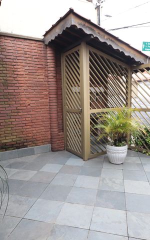 Casa à venda com 250m², 4 quartos e 2 vagasEntrada