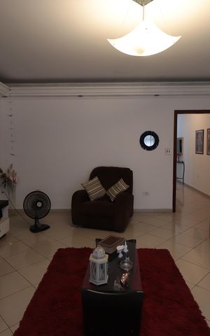 Casa à venda com 250m², 4 quartos e 2 vagasSala