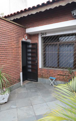 Casa à venda com 250m², 4 quartos e 2 vagasEntrada