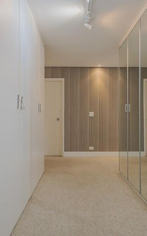 Apartamento à venda com 240m², 4 quartos e 2 vagasCloset da suíte 2