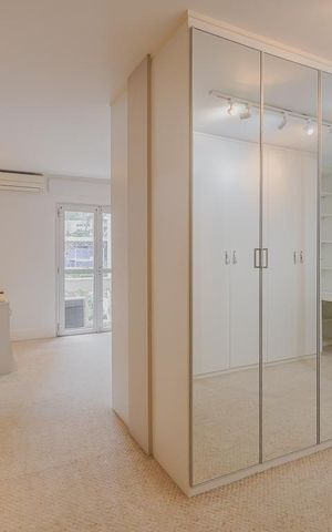 Apartamento à venda com 240m², 4 quartos e 2 vagasCloset da suíte 2