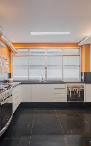 Apartamento à venda com 240m², 4 quartos e 2 vagasCozinha