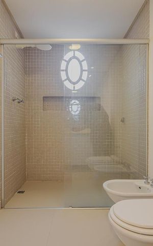 Apartamento à venda com 240m², 4 quartos e 2 vagasBanheiro da Suíte 1