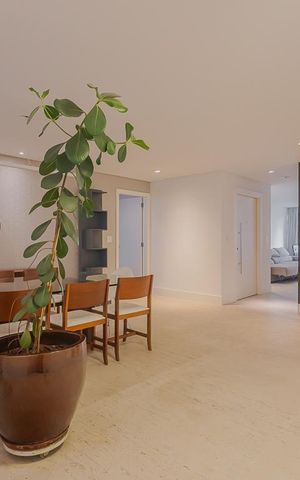 Apartamento à venda com 240m², 4 quartos e 2 vagasSala de Jantar