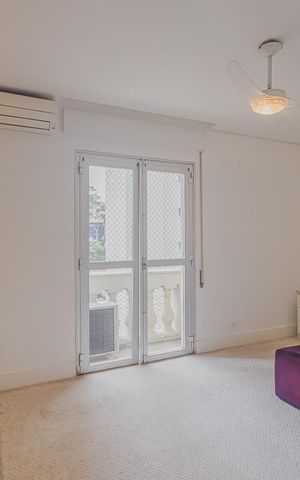 Apartamento à venda com 240m², 4 quartos e 2 vagasSuíte 2