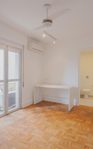 Apartamento à venda com 240m², 4 quartos e 2 vagasSuíte 1