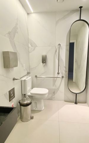 Apartamento à venda com 147m², 3 quartos e 2 vagasÁrea comum banheiro