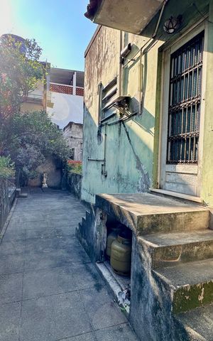 Casa à venda com 150m², 4 quartos e sem vaga Casa à venda com 150m², 4 quartos e sem vagaCasa externa