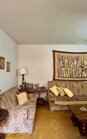 Casa à venda com 150m², 4 quartos e sem vaga Casa à venda com 150m², 4 quartos e sem vagaSala