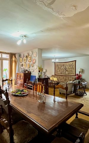 Casa à venda com 150m², 4 quartos e sem vaga Casa à venda com 150m², 4 quartos e sem vagaSala