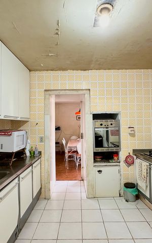 Casa à venda com 150m², 4 quartos e sem vaga Casa à venda com 150m², 4 quartos e sem vagaCozinha