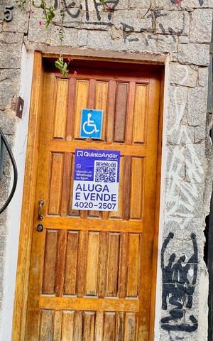 Casa à venda com 150m², 4 quartos e sem vaga Casa à venda com 150m², 4 quartos e sem vagaPlaquinha instalada